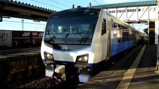 HB-E300【快速リゾートしらかみ4号】東能代駅発車