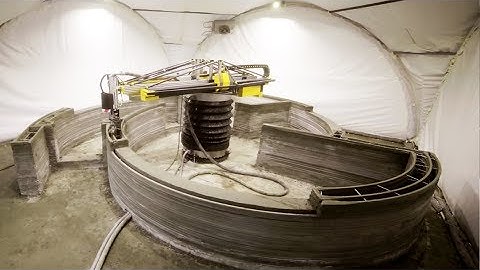 The Race to Build the First 3D Printed House | The B1M