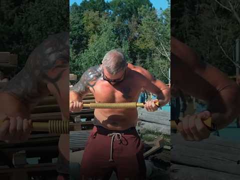 Здоровенный мужик не смог согнуть пружину. (Полный видос на канале) #силахвата #пранк #челлендж