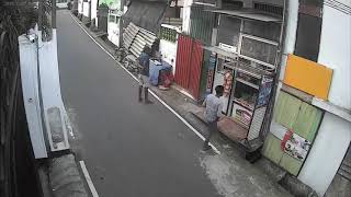 Wellampitiya Police area another robbery (place:Gnanasiri Mawatha Kolonnawa)