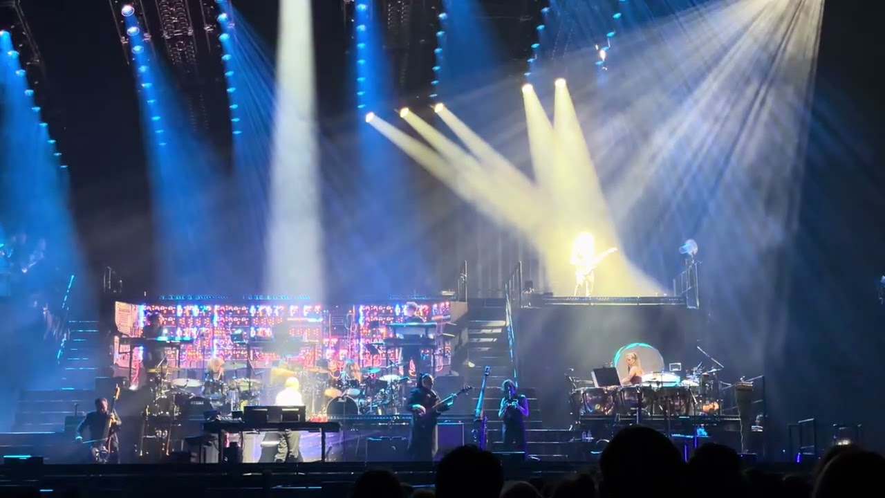 Ver Hans Zimmer Live: The Next Level - Man Of Steel (Guthrie Govan’s Guitar Solo) - Lisbon, 1 April 2026 en YouTube Ver Hans Zimmer Live: The Next Level - Man Of Steel (Guthrie Govan’s Guitar Solo) - Lisbon, 1 April 2026 en YouTube