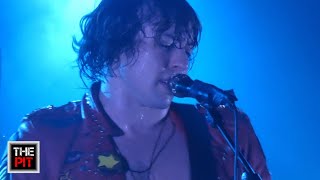 Barns Courtney - Glitter & Gold LIVE [4K] {Brighton Concorde 2019} Barns Courtney Glitter Gold Top Of The Tower