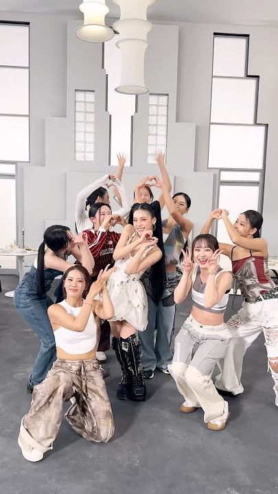 You keep takin’ all of my #AirChallenge 🖤#ITZY #MIDZY #Shorts #YEJI #예지 #YEJI_AIR