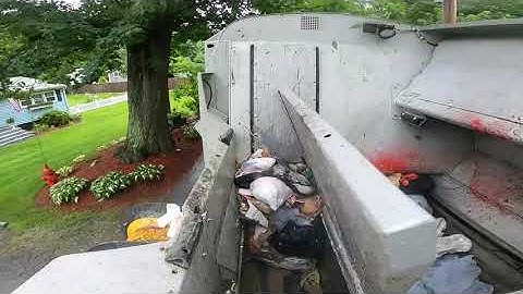 Mack Labrie Automizer Trash Truck MSW Hopper View (H32)