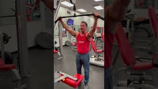 Lat Pull Down (Reverse Grip)