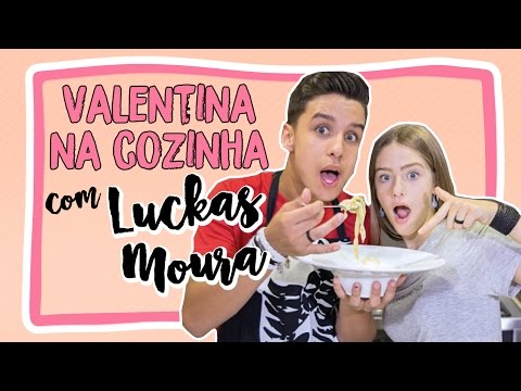 Massa fresca de macarrão ft. Luckas Moura | VALENTINA NA COZINHA