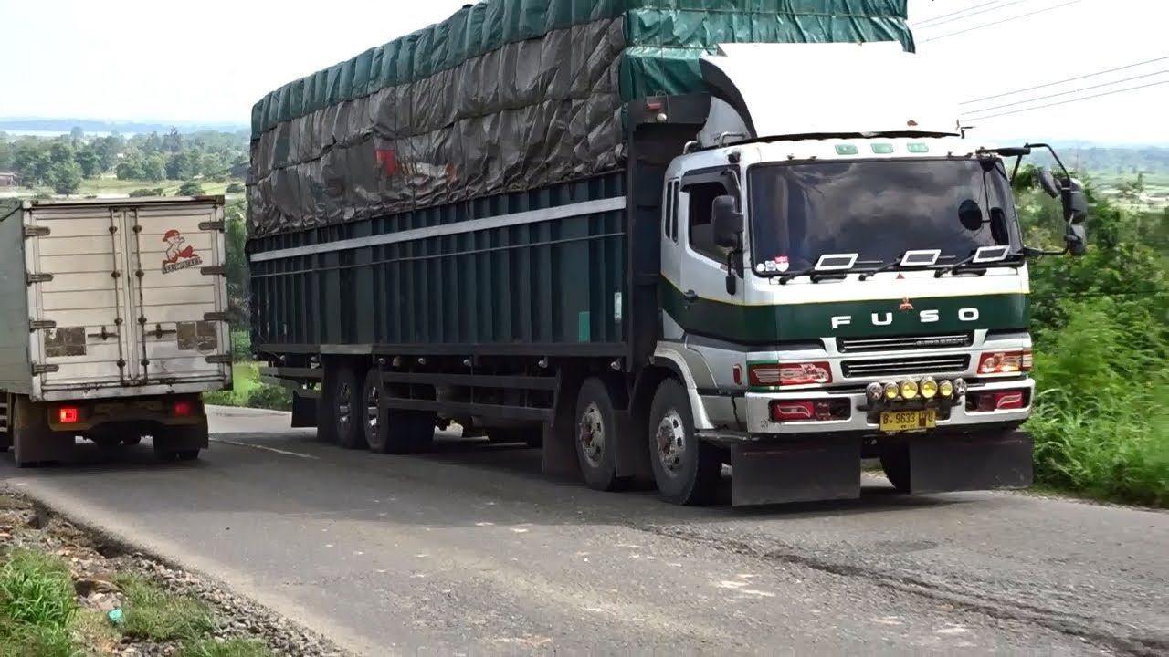  Truk  Super Panjang Long Sasis Truk  Trintin Mitsubishi Fuso  