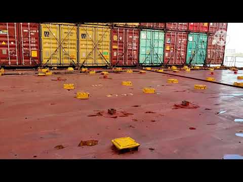 How container lashing being done on container ship ? #