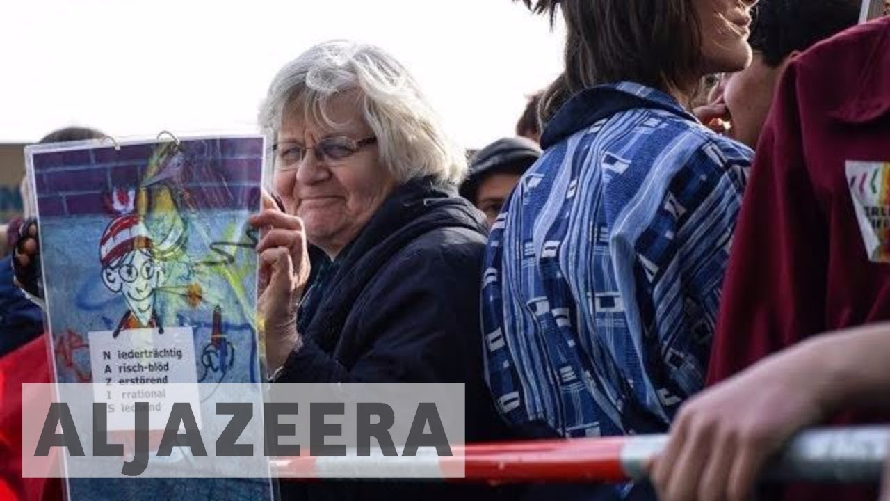 رجل مناهض للفاشية يبلغ من العمر 70 عامًا يشوه فنًا نازيًا جديدًا في ألمانيا