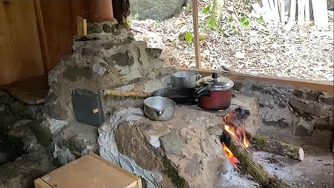 Em que ano foi criado o primeiro fogão?