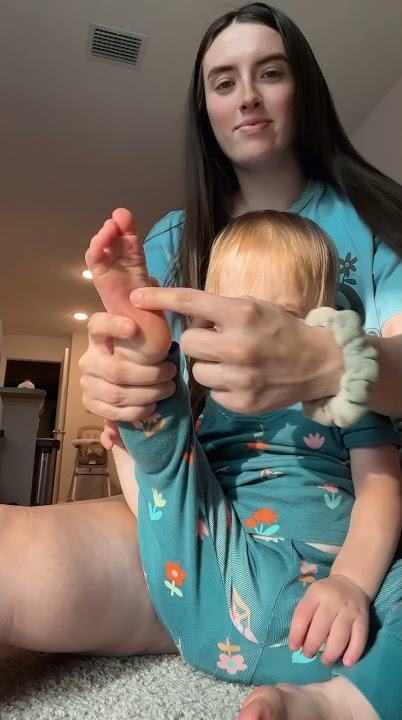 Someone is a little ticklish 🥹💕 #adorable #shorts #subscribe #mom #youtubeshorts