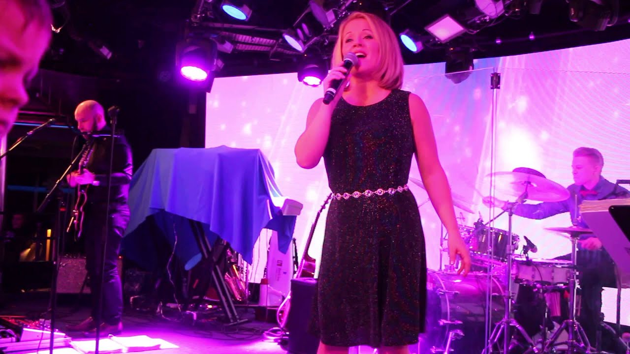 Heidi Pakarinen ja Karavaani - Halihali @ Viking Mariella 5.1.2016