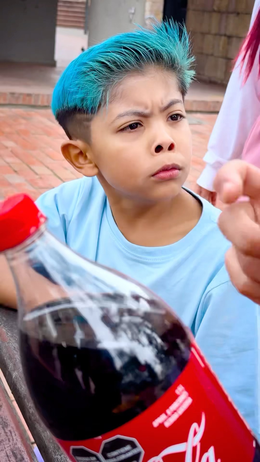 COMO SE DESTAPA UNA COCA-COLA SEGÚN @Layaraoficial #santi