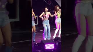 TWICE CONCERT PHILIPPINES WHAT IS LOVE | TWICE READY TO BE PHILIPPINES #twice #shorts #kpop #sana