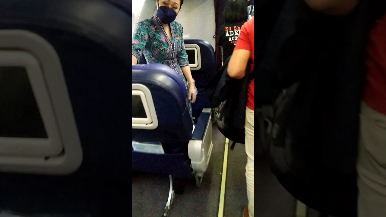 Места эконом-класса против мест бизнес-класса в самолете 