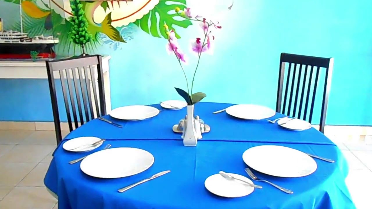 How to set up table in the restaurant by our Matre'D.