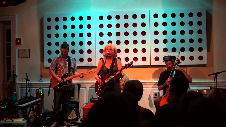 "Slow Dog" Tanya Donelly at The Windham in Bellows...