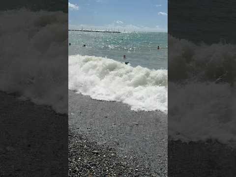 Волны море пляж в Сочи ( 21 сентября 2025 )
