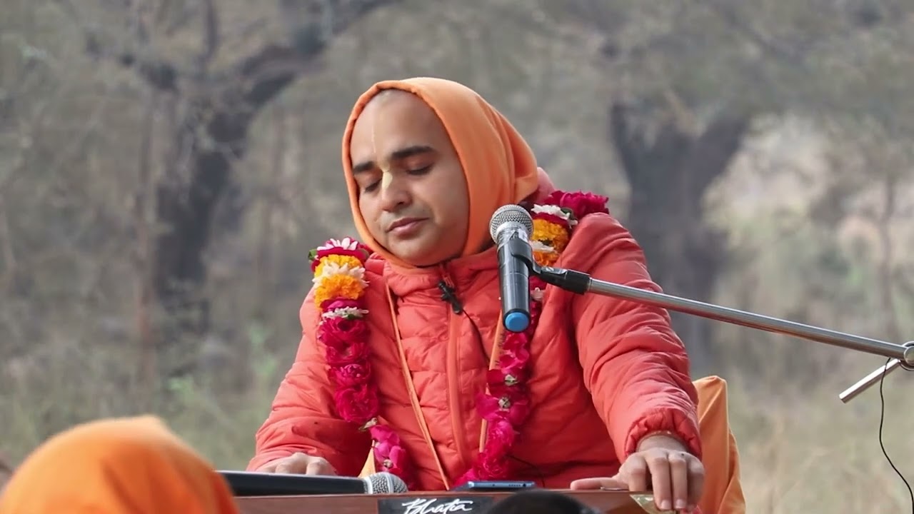 हरि हरि! कबे मोर हइबे सुदिन || Vaishnav Bhajan from #govardhan  @SundarGopalDas