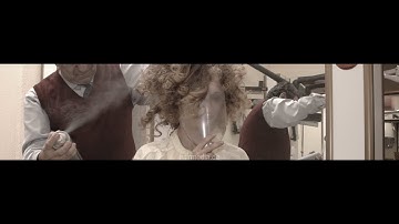 682 Conny in Lisboa Portugal old fashion shampoo and wetset trailer