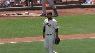 Petit wows with no-look catch behind his back