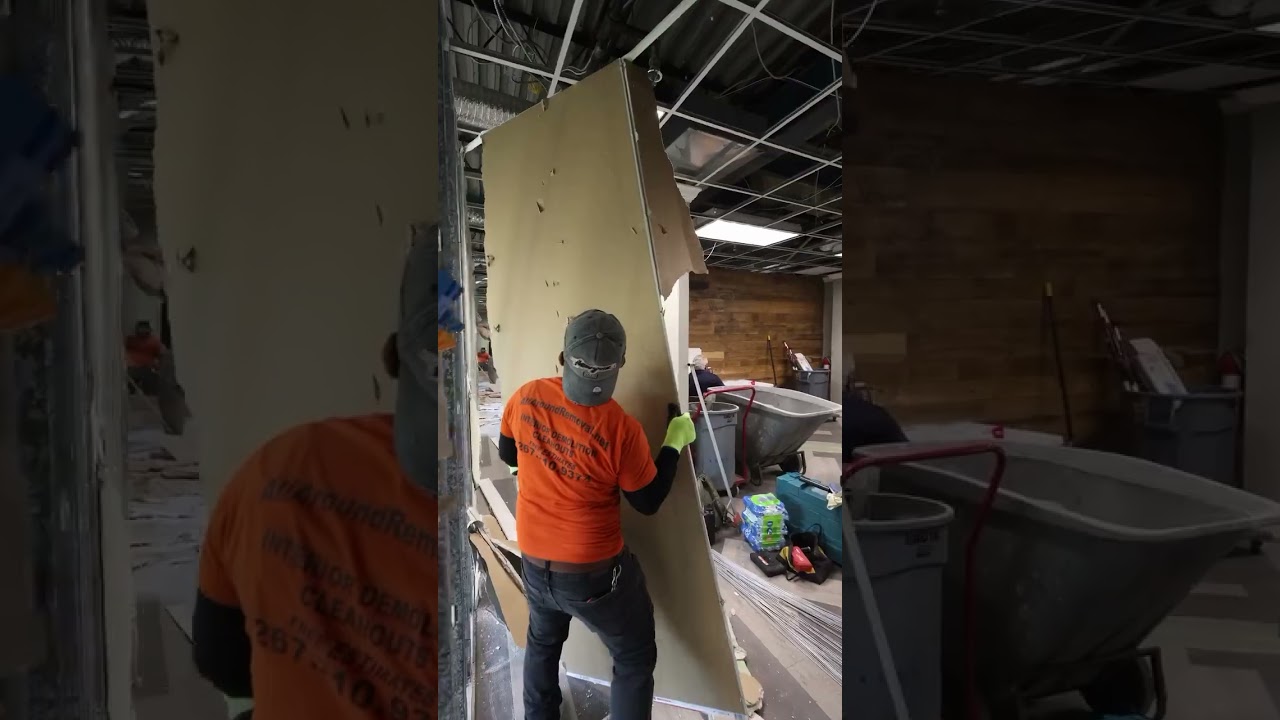 Selective Office Space Demo Done Right 🏢🔨
For our partners at Buck Construction, we completed a se