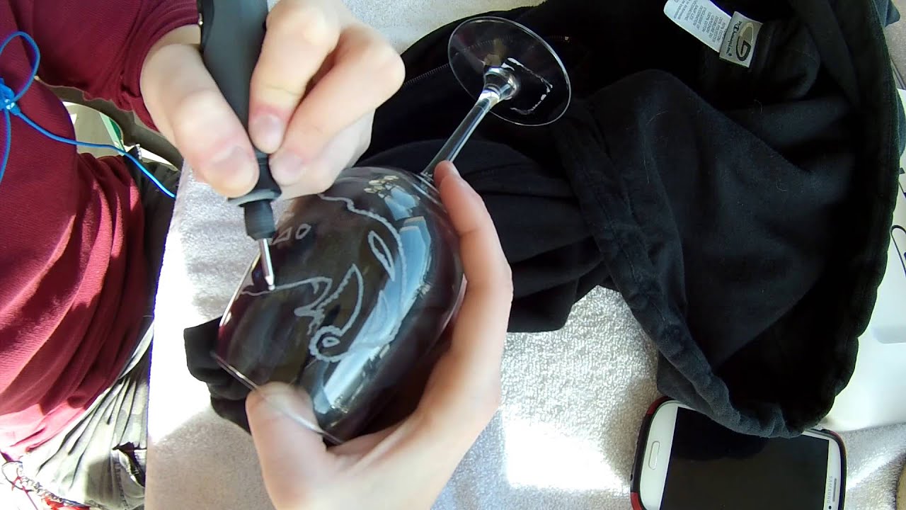 Wildermiss Glass | Hand Etching an Octopus Wine Glass