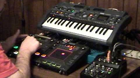 EDM Live Jam 2013/03/27 Kaossilator Pro, microSAMPLER, & Kaoss Pad Performance