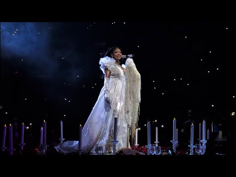 Summer Walker - "Heart of a Woman", "Constant Bullshit",and "Potential" - in Philadelphia 6-5-26