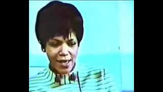 Carolyn Franklin teaching her sister Aretha Franklin