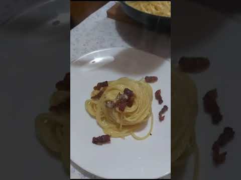 Authentic Italian Spaghetti Carbonara Recipe – Quick & Delicious!