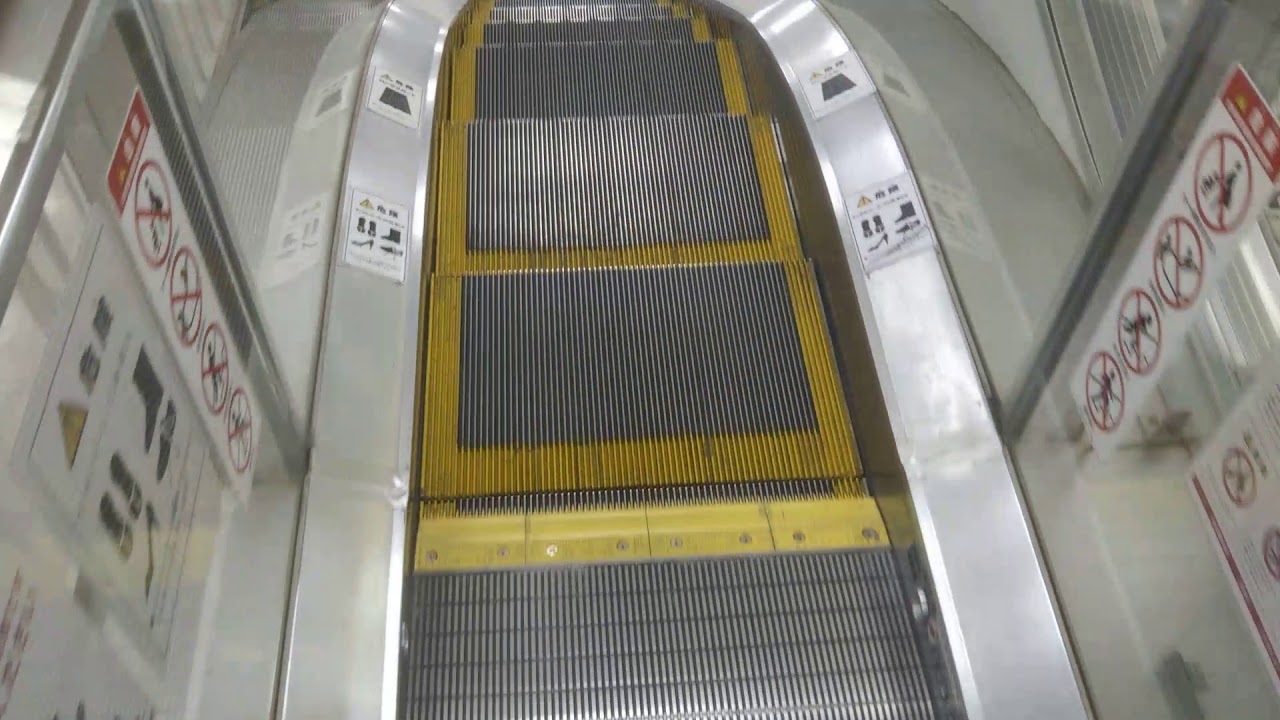 ビックカメラ藤沢店 エスカレーター (Bic camera Fujisawa store)