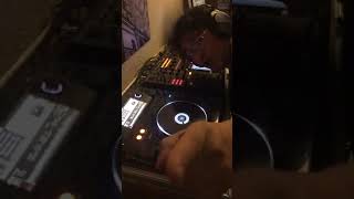 Dj Wally Mezclando High Energy & Italodisco Part 2