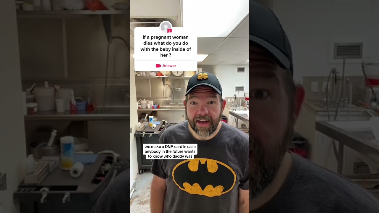 Что делать с ребёнком, рожденным при вскрытии беременной? 