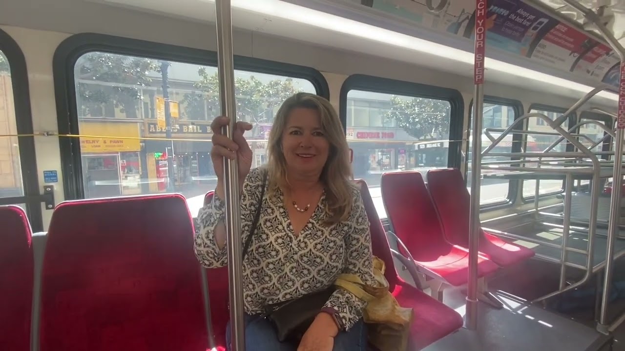 Transporte público económico de la garita de San Ysidro al aeropuerto de San Diego