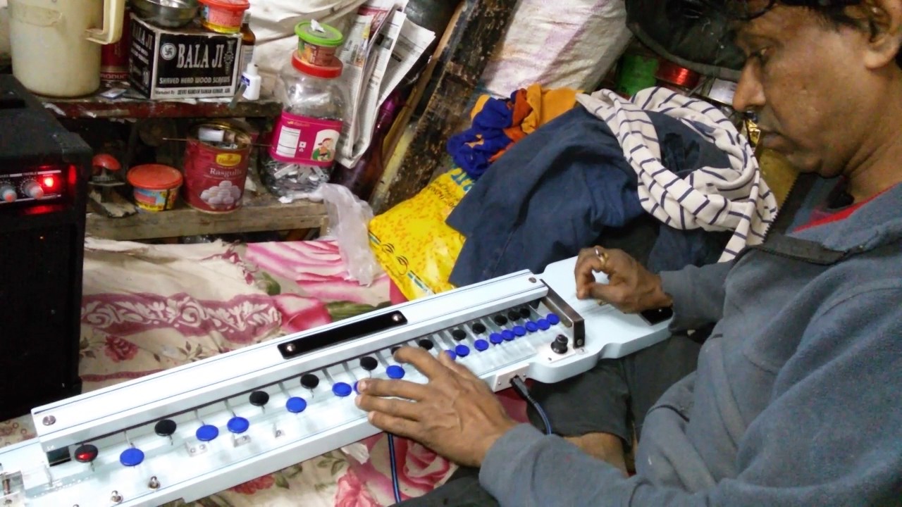 Udi Udi Jaye (Raees) Movie Song On Bulbul Tarang Banjo By (Md Nadeem Banjo Maker) - YouTube