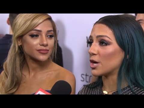Gabi & Niki DeMartino Recall Leaving EMBARRASSING YouTube Comments On Videos - Streamy Awards 2016