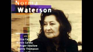 Miniatura de vídeo de "Rags and Old Iron - Norma Waterson"