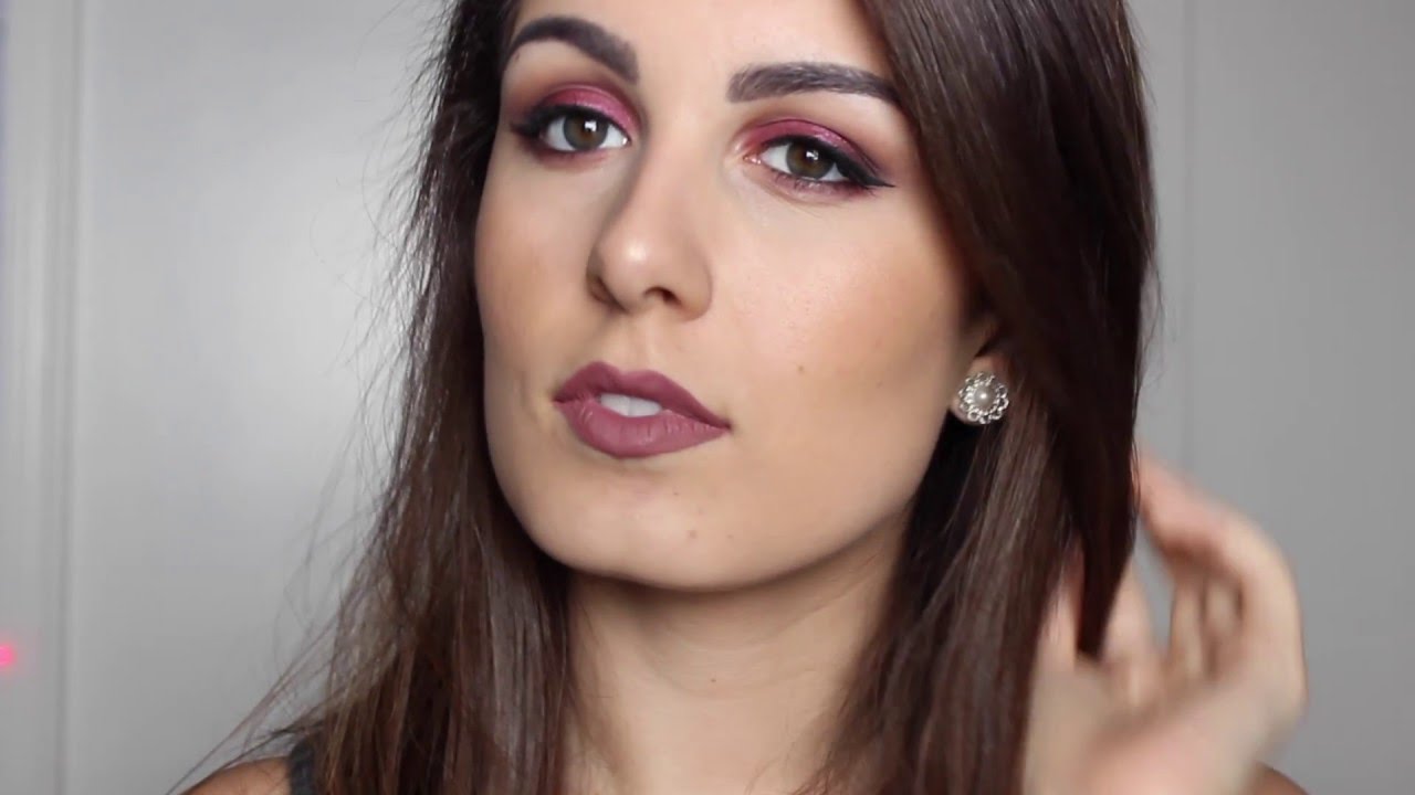 Ruby Smokey Eye | Makeup Tutorial | LauraBrownBeauty