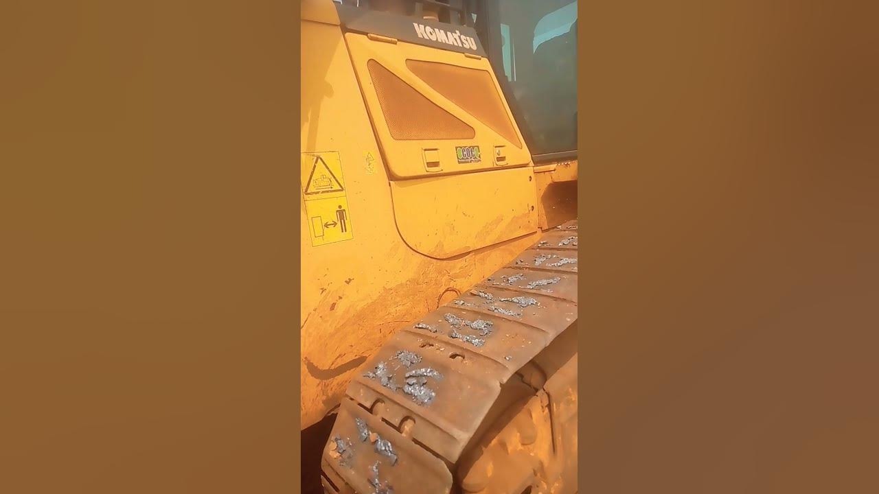 how-to-replace-old-track-pads-for-d65ex-komatsu-dozer-youtube