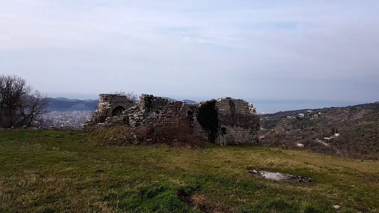 Mit o zmiji u kamenu, Bar Montenegro,selo Menke