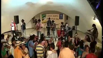 Estrellita Errante (EN VIVO) Los Dotores de la Carranga Estrellita Errante (EN VIVO) Los Dotores de la Carranga