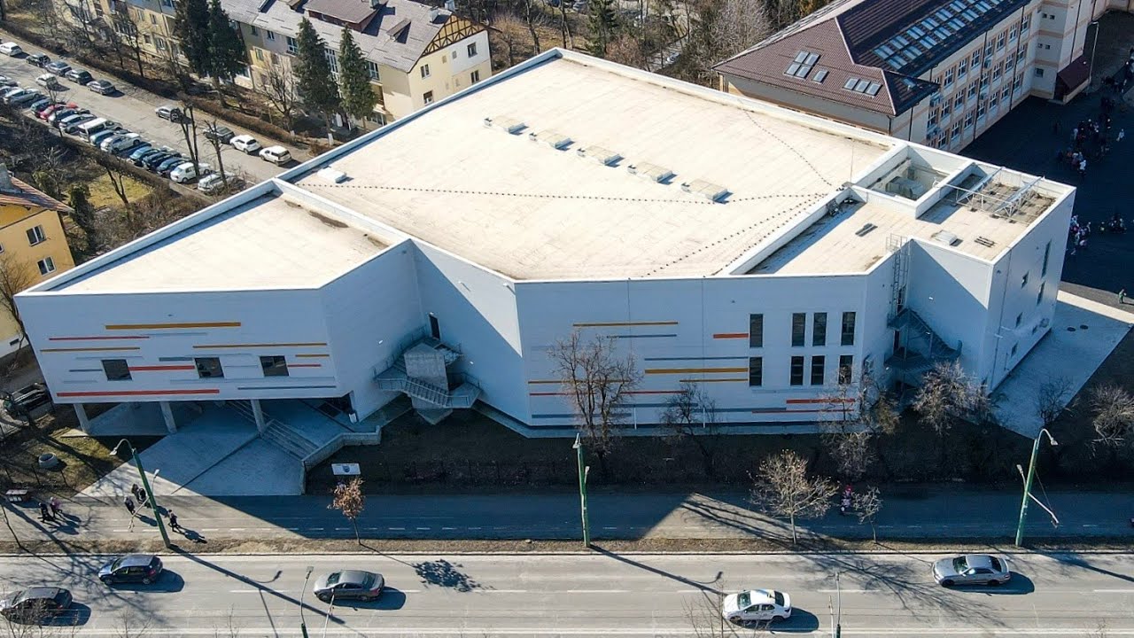 Elevii Școlii Nr. 2, de la orele de sport în sălile de clasă, la cea mai modernă sală de sport