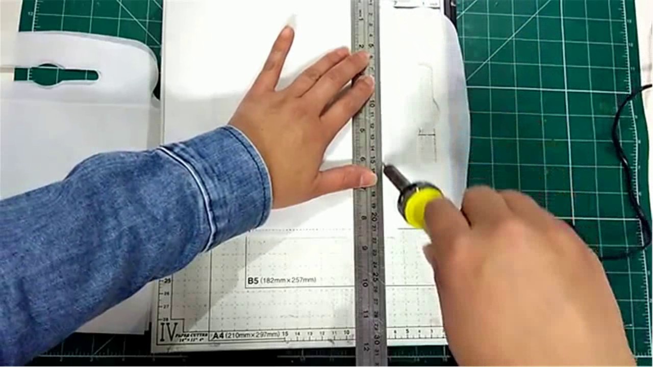 ARTESANATO - QUER APRENDER COMO FAÇO EMBALAGEM DE TNT SEM COLAR E SEM COSTURAR?