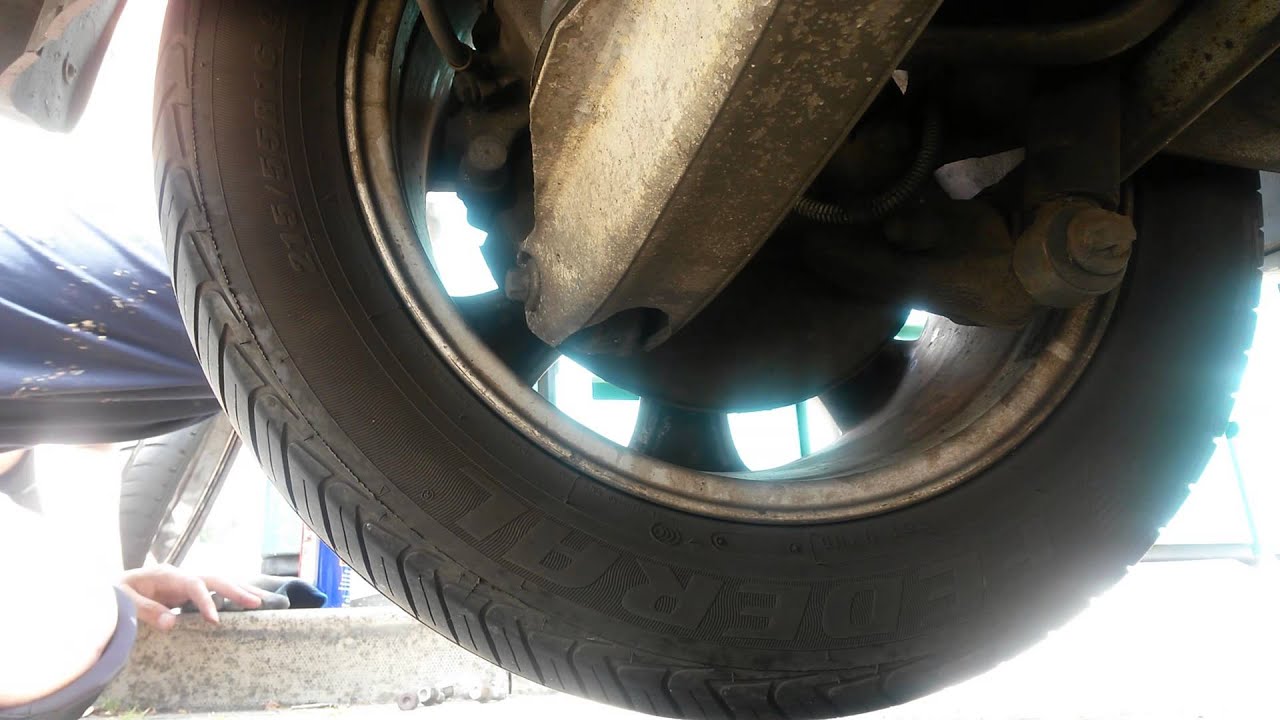 Jak zdjąć zapieczone kolo /how to remove a stuck wheel