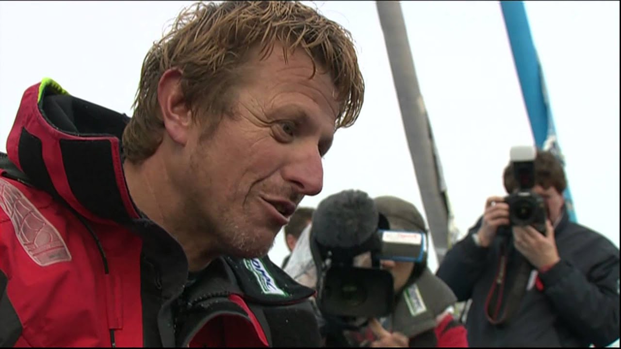 Les temps forts de l'arrivée de Jean-Pierre Dick aux Sables - Vendée Globe 2012