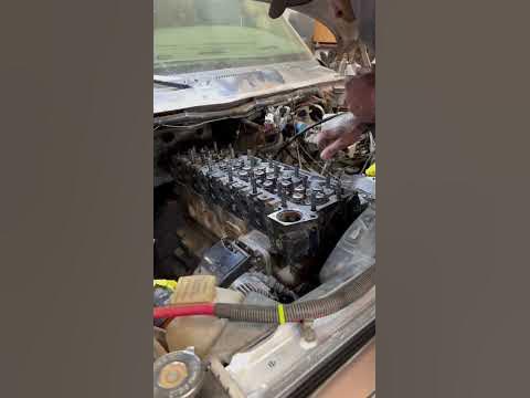 Quick ARP Headstud install on this 24 Valve Cummins 🔩 - YouTube