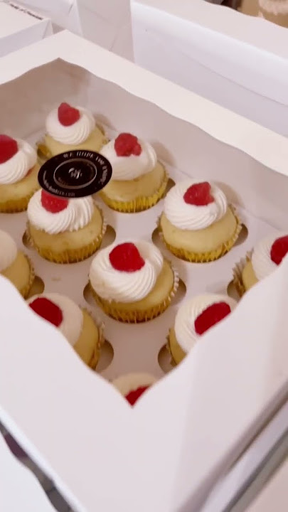 How I Earned 6 Figures BAKING From HOME!