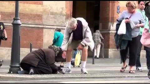 Bedelaars met nep handicap / Fake handicapped beggars  | Budapest | Oplichters in het buitenland