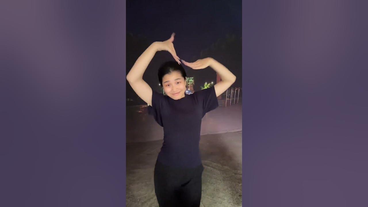 The Greatest Affection on Earth 人间第一情   Fengbao's Enchanting Finger Dance & Singing